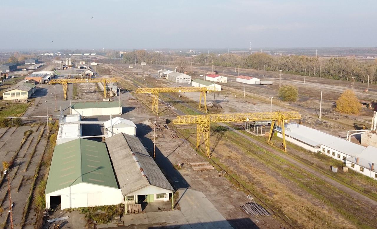 Territory and buildings photo 12