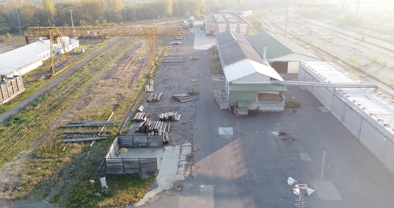 Territory and buildings photo 4