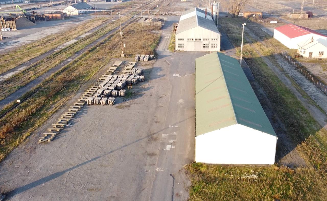 Territory and buildings photo 6